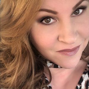 Meet your Posher, Christin